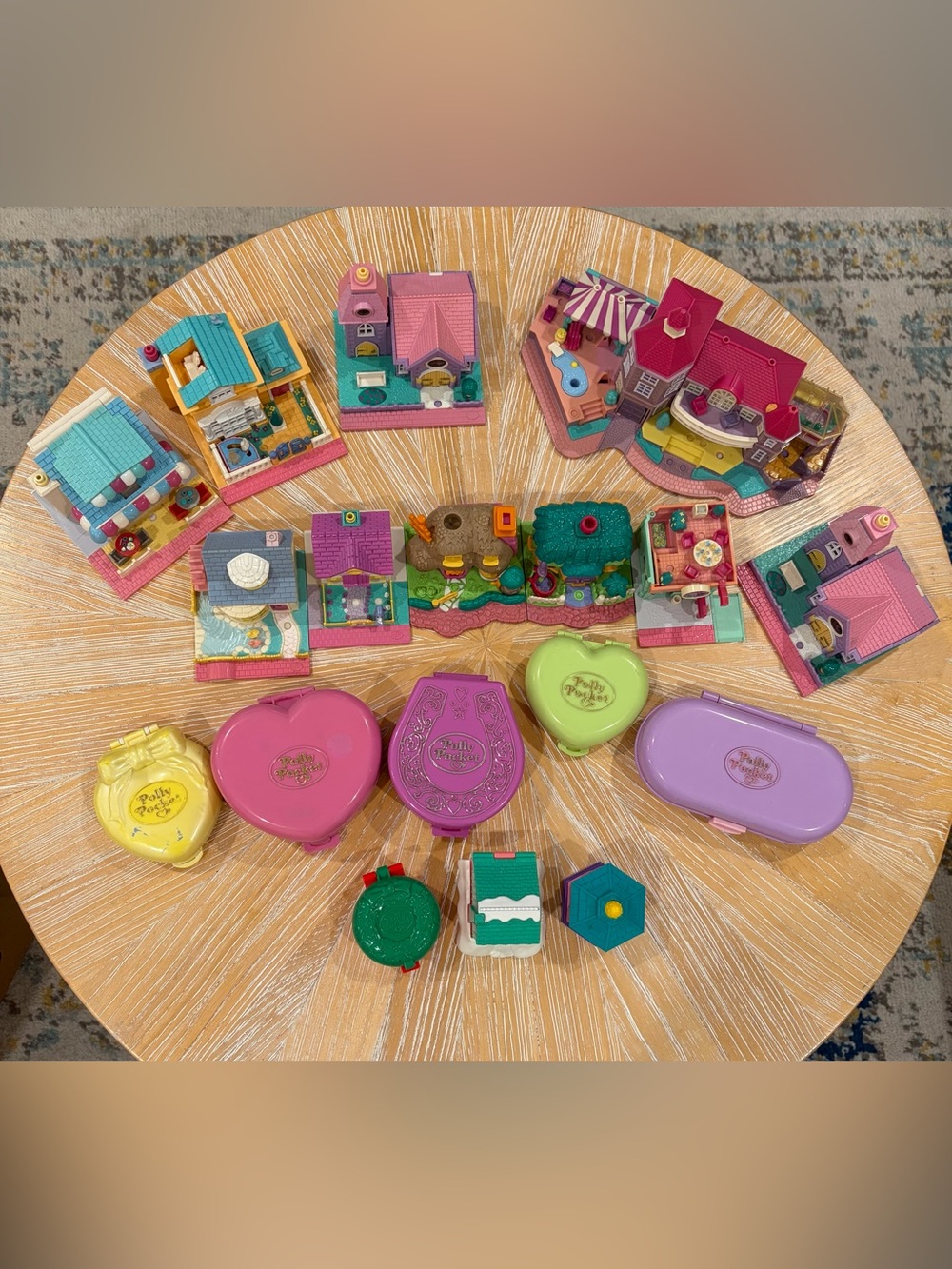 Lot of 18 Polly Pocket Bluebird compacts & houses 1990s